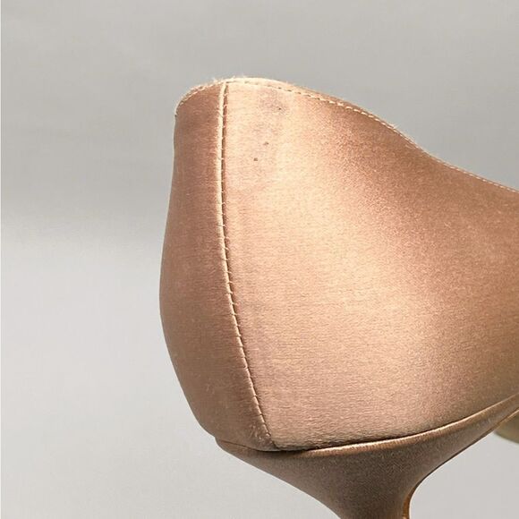 Manolo Blahnik Hangisi 70 Embellished Satin Pumps size 36 - Picture 8 of 13